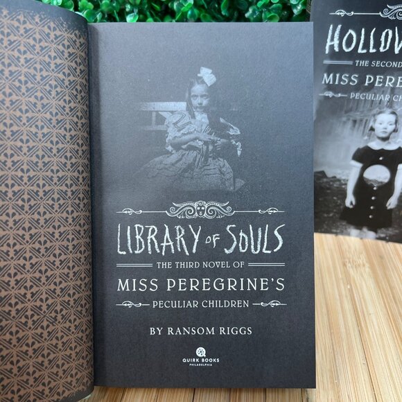 Bundle Miss Peregrine's Peculiar Children Books Hollow City Summer Reading - Picture 4 of 10
